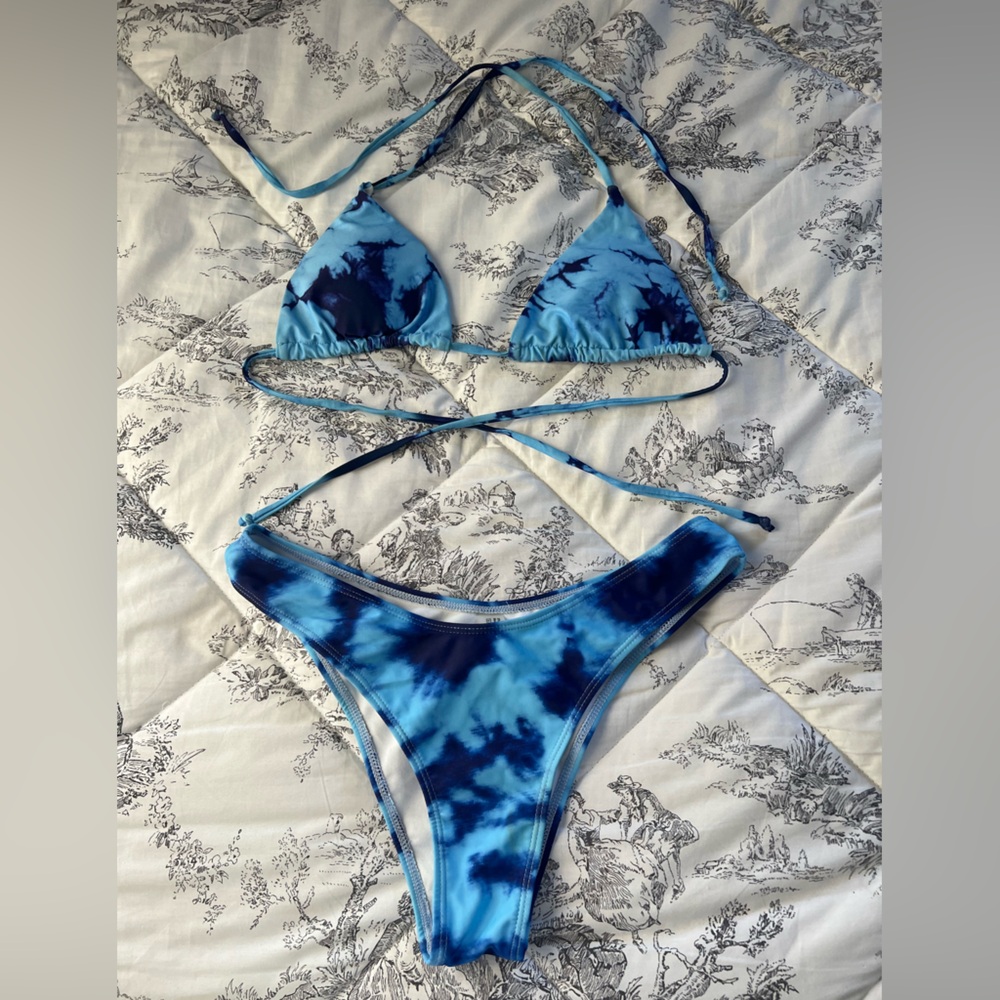 SHEIN Blue Tie Dye Two-Piece Bikini